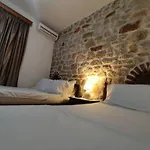 Redstone Apartment *
